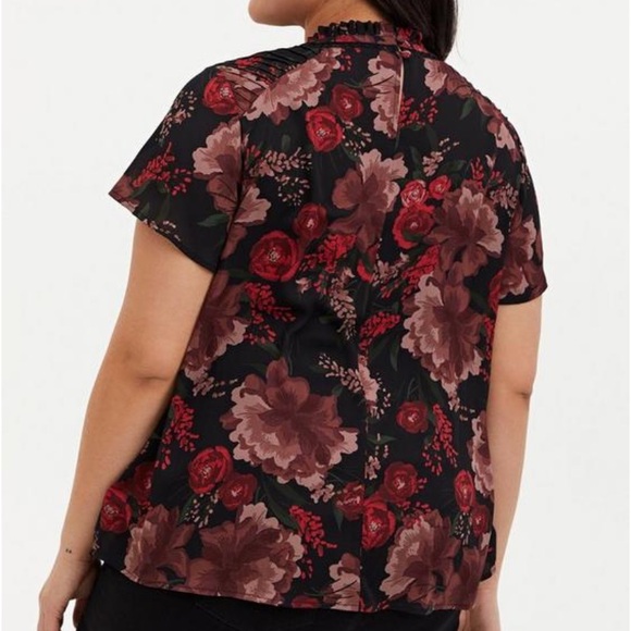 Torrid size 5 Georgette Lace Inset Blouse in floral black - Picture 2 of 9